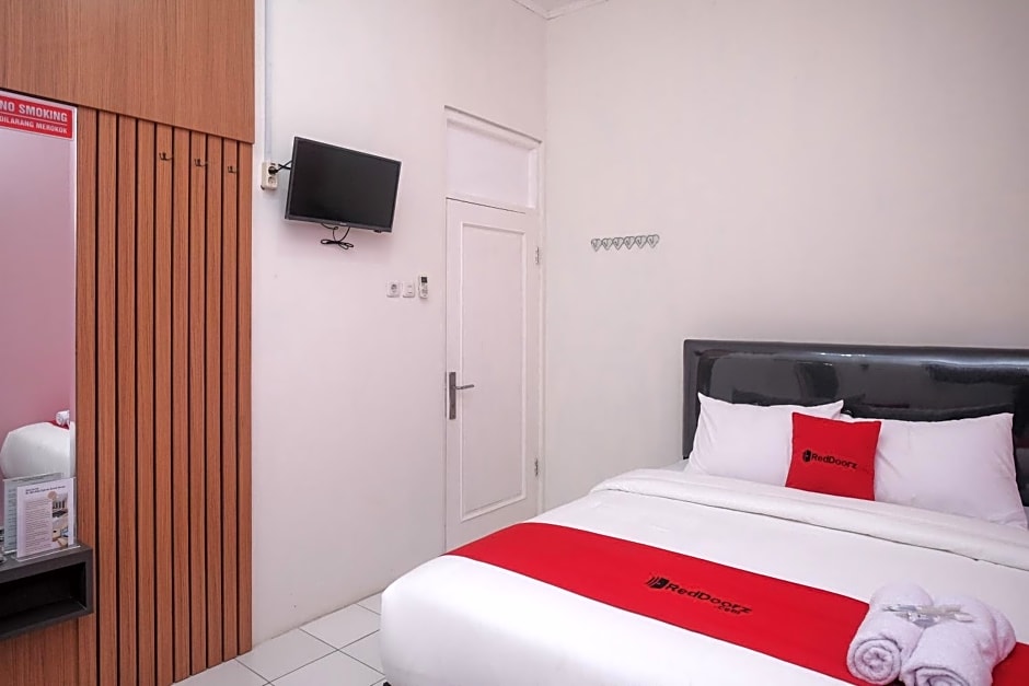 RedDoorz Syariah near Kampus UNSOED Purwokerto