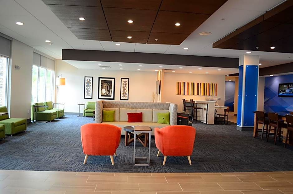 Holiday Inn Express & Suites Charlotte NE - University Area By IHG