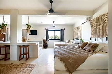 Deluxe Family Room