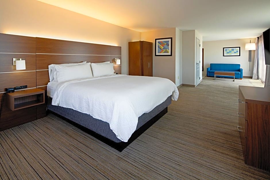 Holiday Inn Express Fresno South By IHG