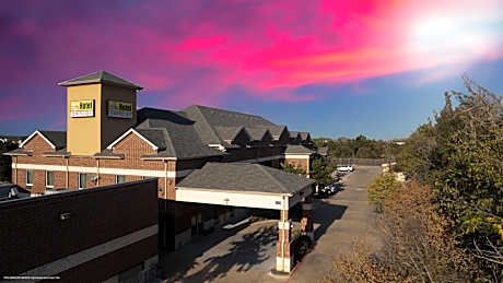 The Bungalows Hotel & Event Center at Lakeline Austin / Cedar Park