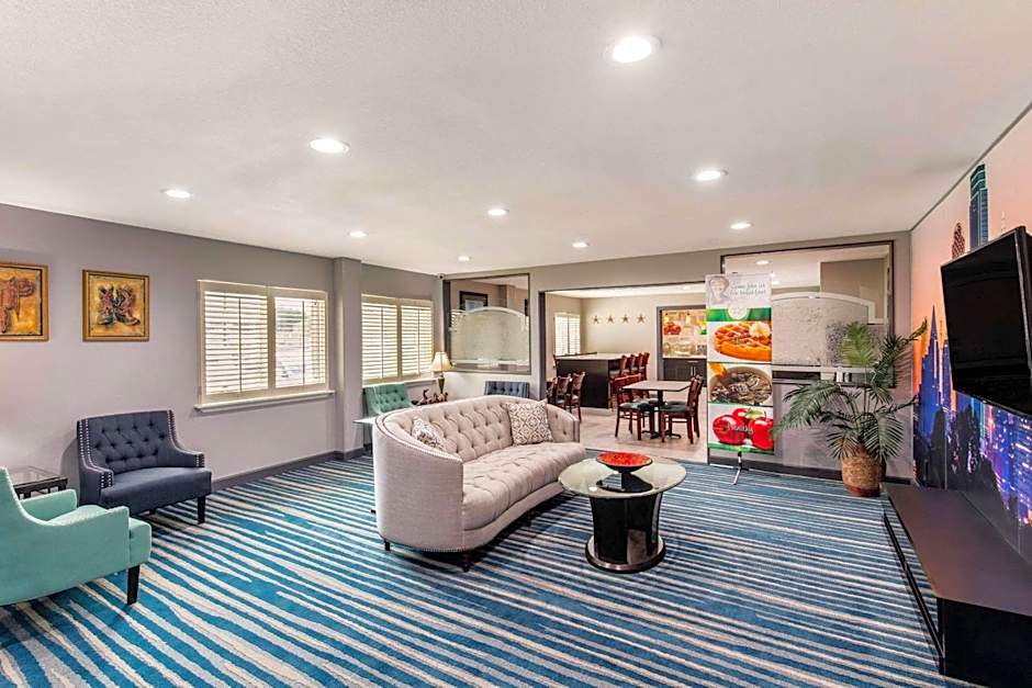 Quality Inn & Suites Plano