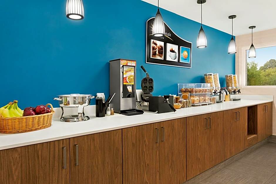 Days Inn by Wyndham Kingston