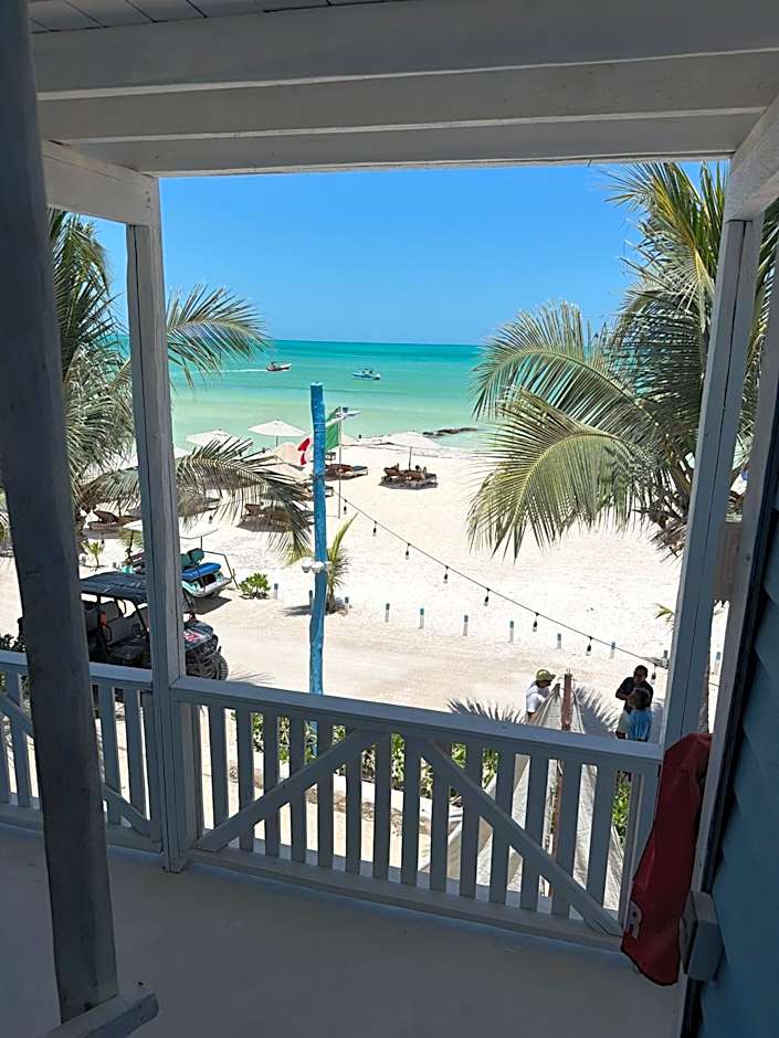 El Faro Beach Front by ÓOL Hotels