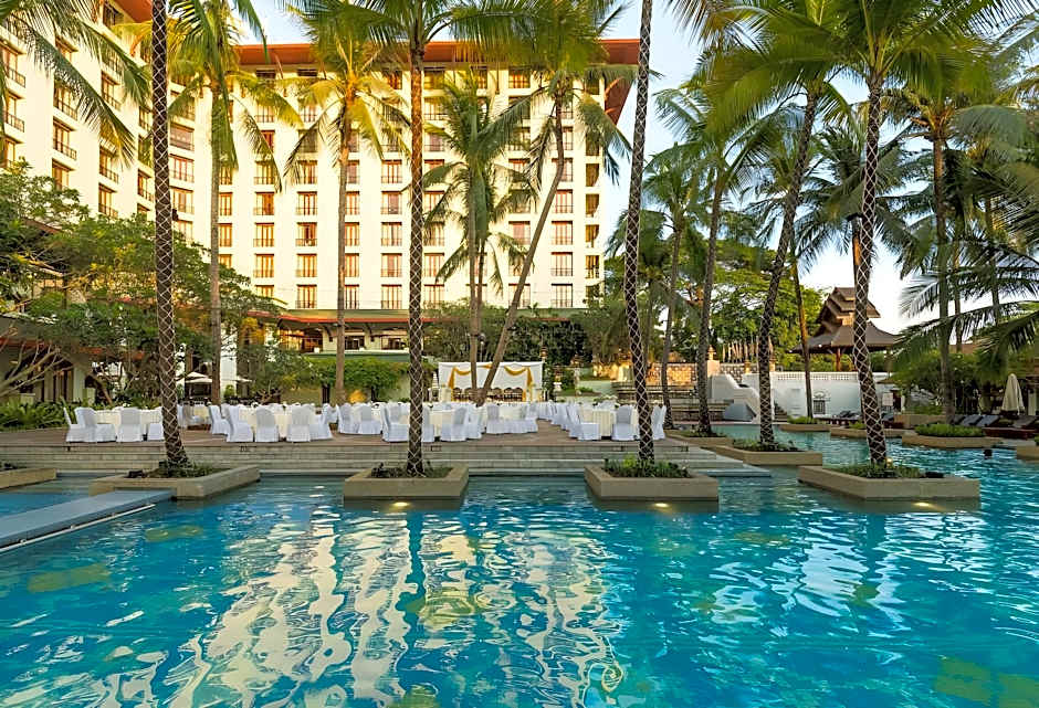 Chatrium Hotel Royal Lake Yangon