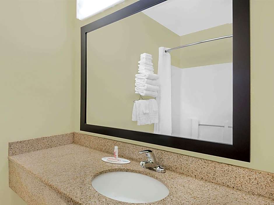 Super 8 by Wyndham Ottumwa