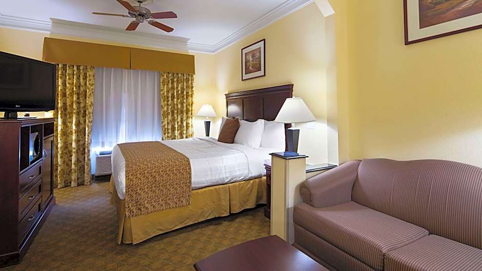 Photo 1 of 3 of 1 King Bed, Mobility Accessible, Bathtub