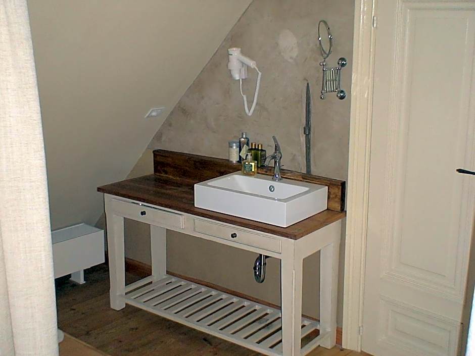 B&B 1669