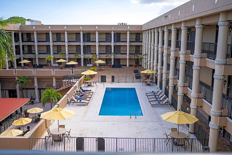 Windward Passage Hotel