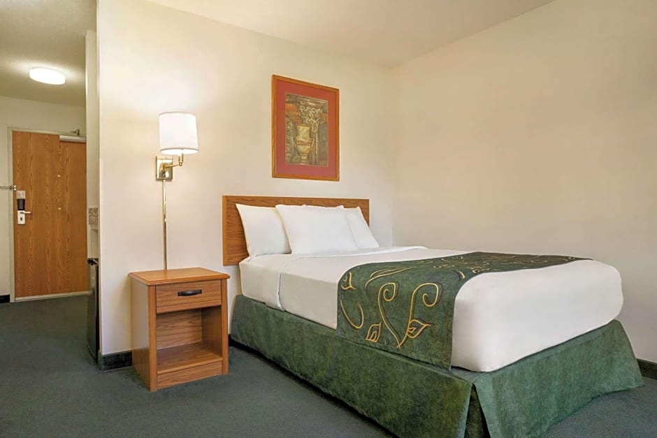 Travelodge by Wyndham Morrill