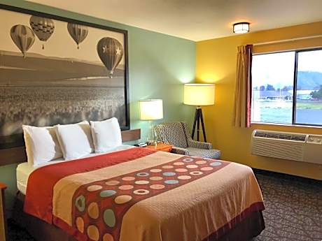 1 Queen Bed Non-Smoking