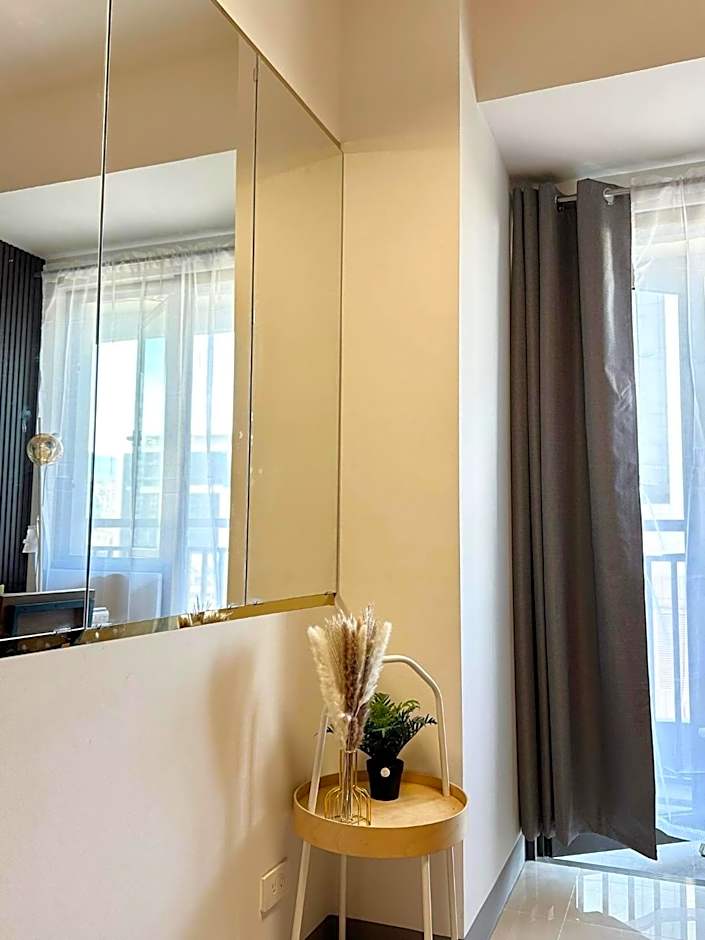 Mall of Asia MOA S Residences , IKEA Pasay , NAIA Airport , Manila Bay