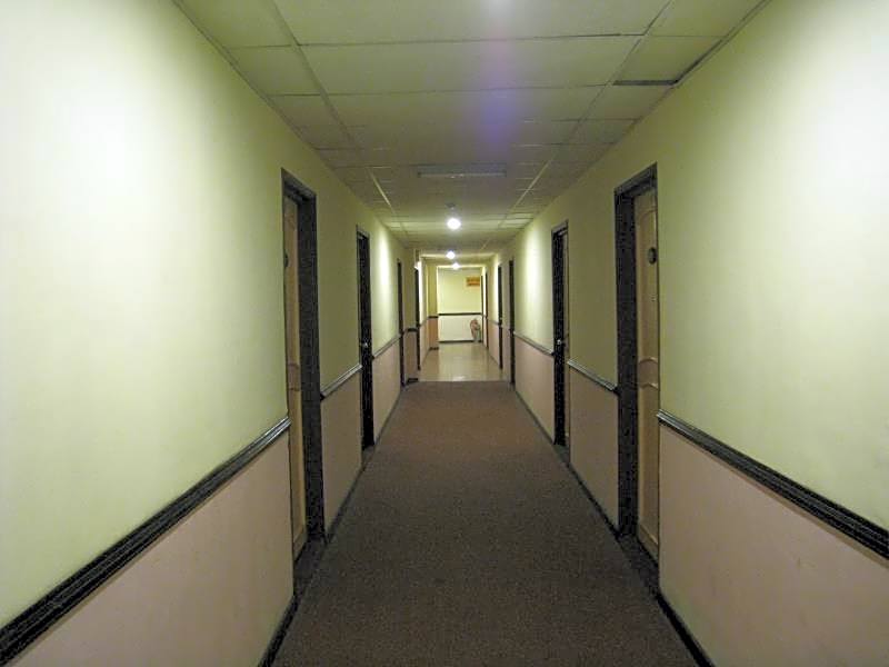 Hotel Centrepoint (Self Check In After 5PM)