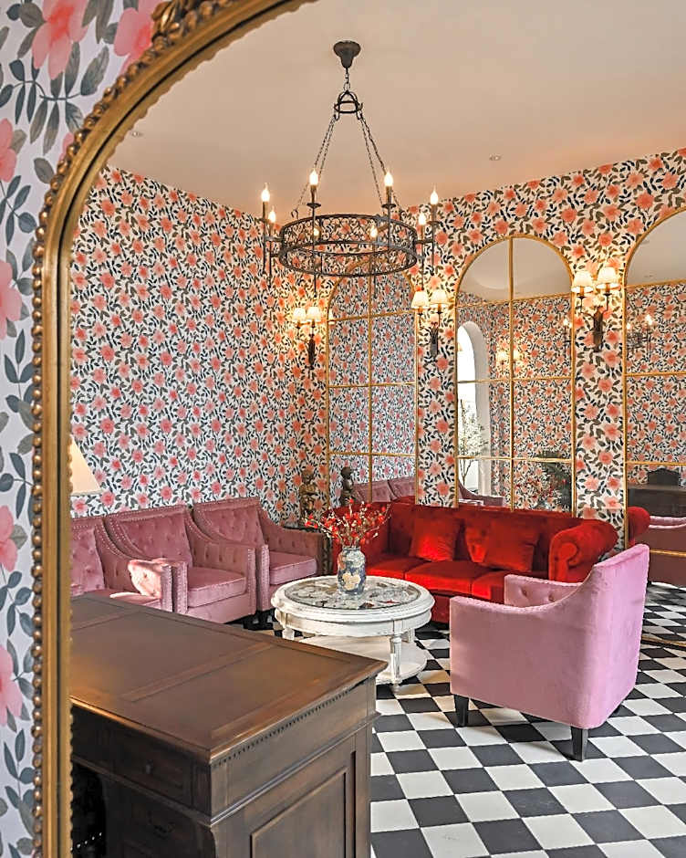 THE LUNA - Boutique Hotel