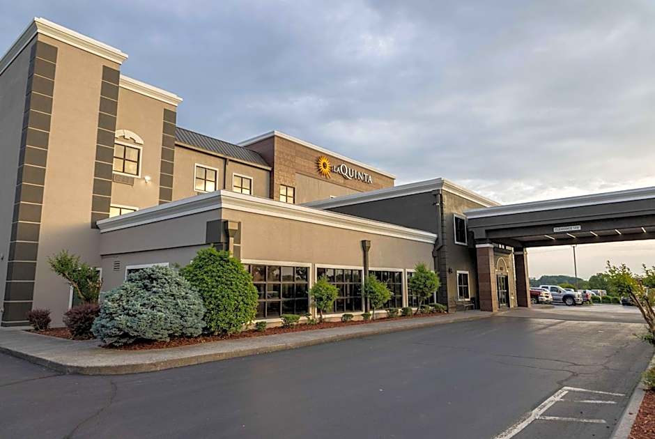 La Quinta Inn & Suites by Wyndham Knoxville East