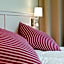 Ringsjöstrand Camping, Hotell och Stugby