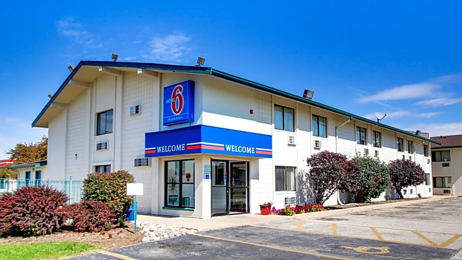 Motel 6 Normal, IL - Bloomington Area