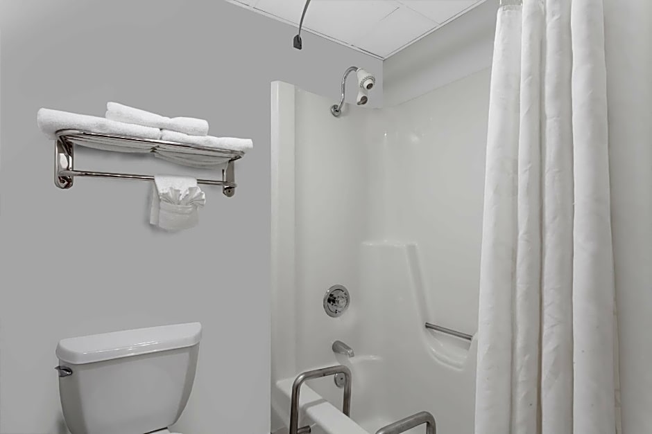 Ramada by Wyndham Henderson/Evansville