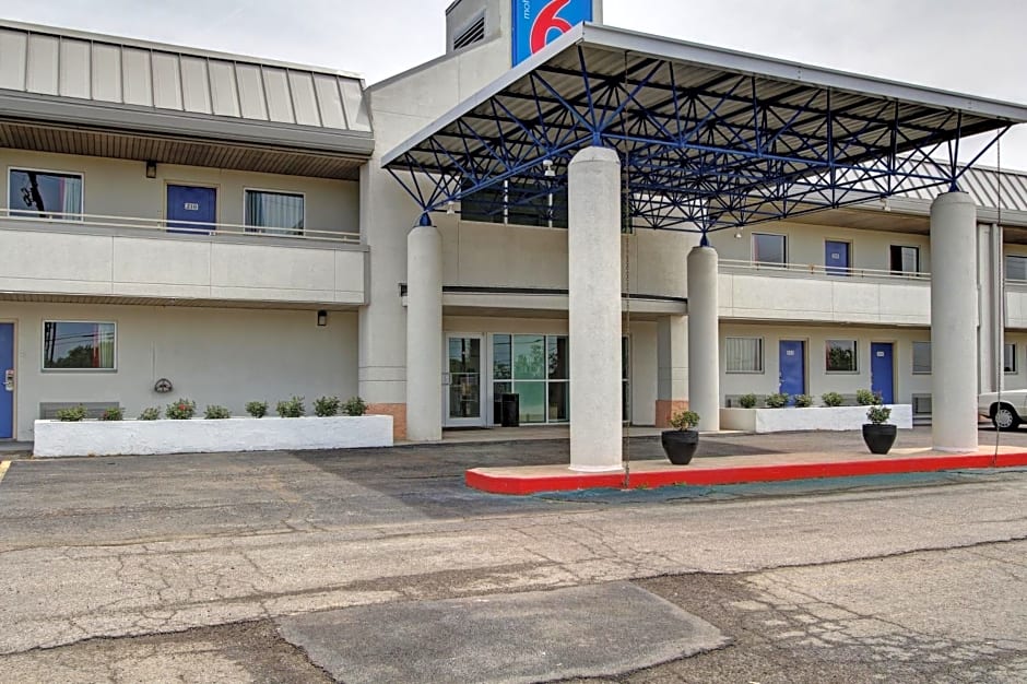 Motel 6-North Ridgeville, OH - Cleveland Intl Airport - N Ridgeville