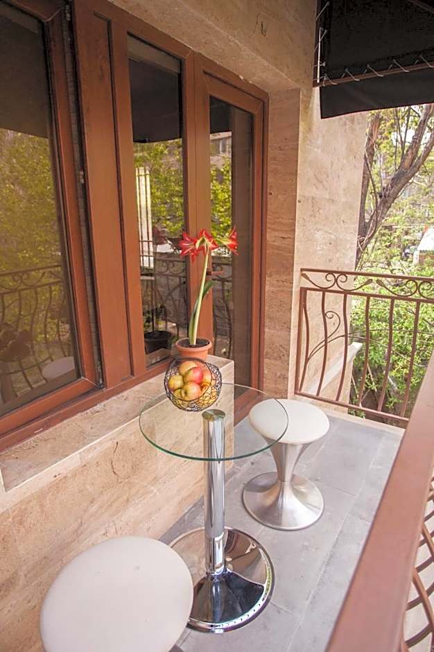 Elysium Gallery Hotel