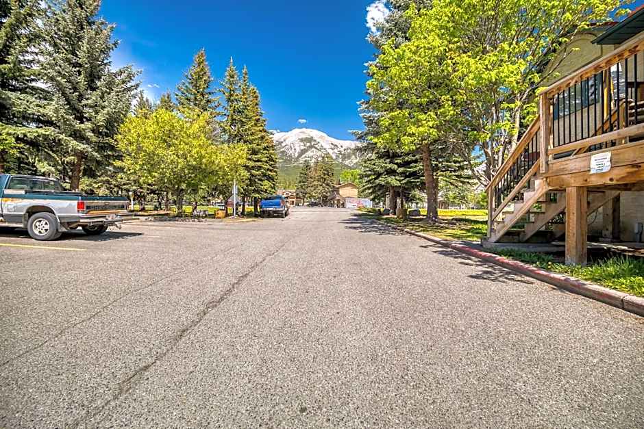 Bow Valley Chalets-Entire 2 King Bedrooms townhouse