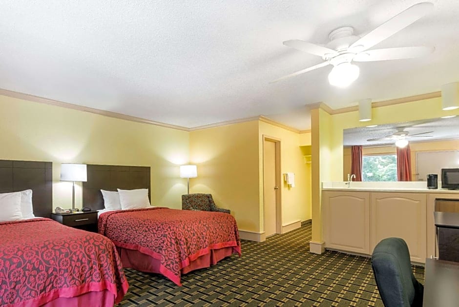 Days Inn by Wyndham Savannah Airport