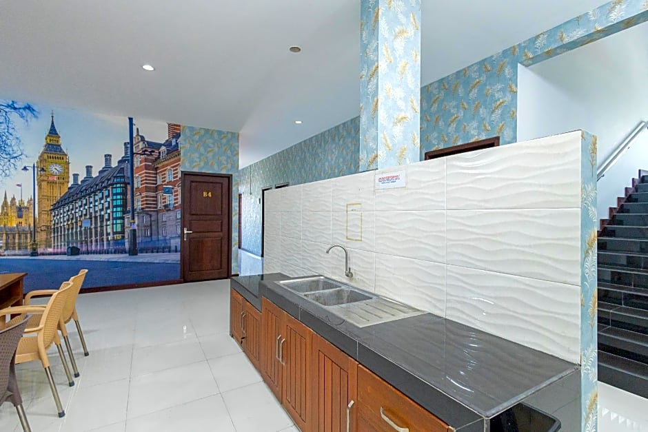 RedDoorz near Universitas Wijaya Kusuma Surabaya 2