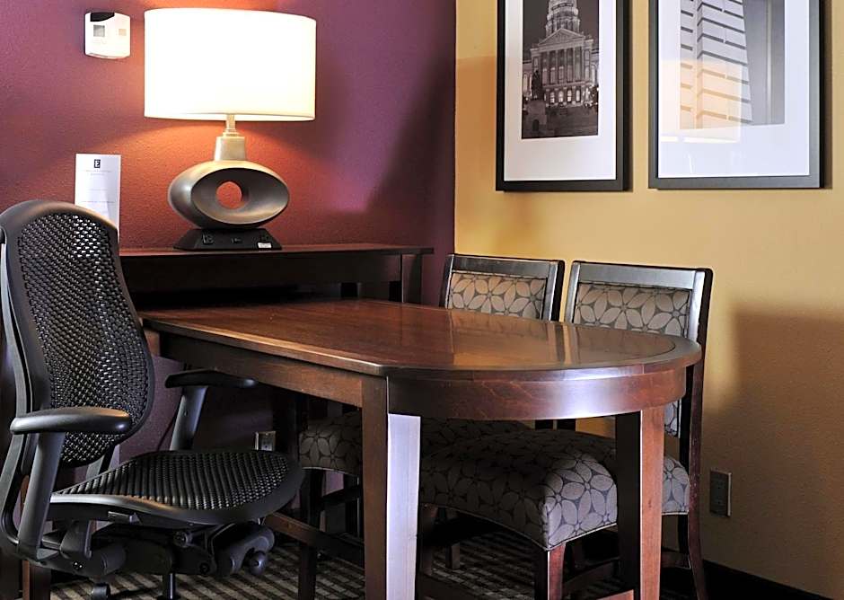 Embassy Suites By Hilton Hotel Des Moines-On The River