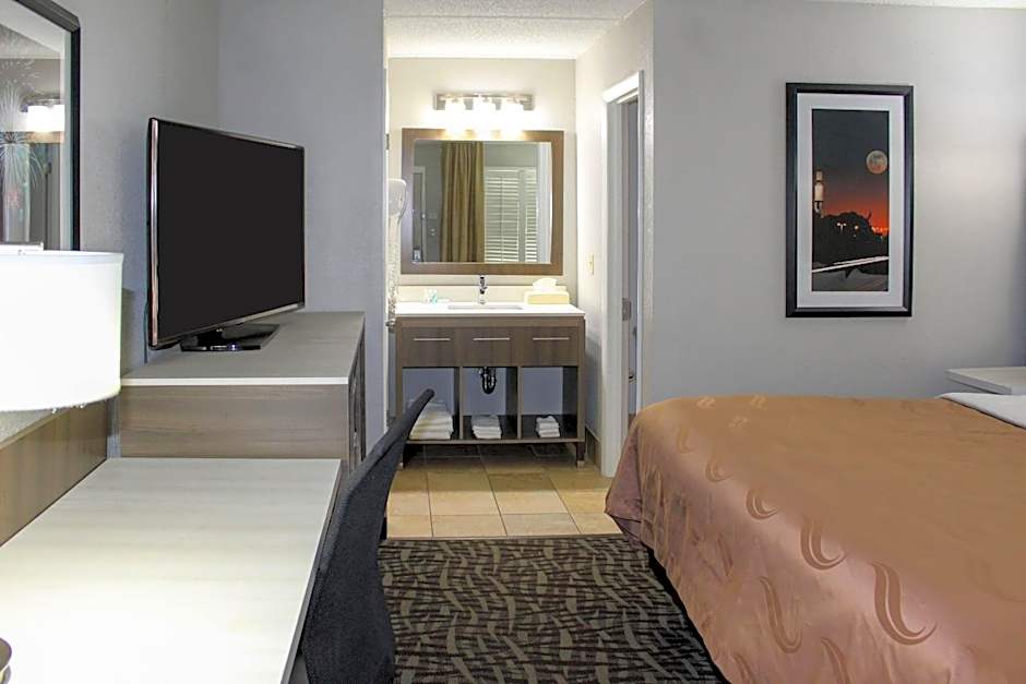 Quality Inn Athens I-65 / Huntsville Area West