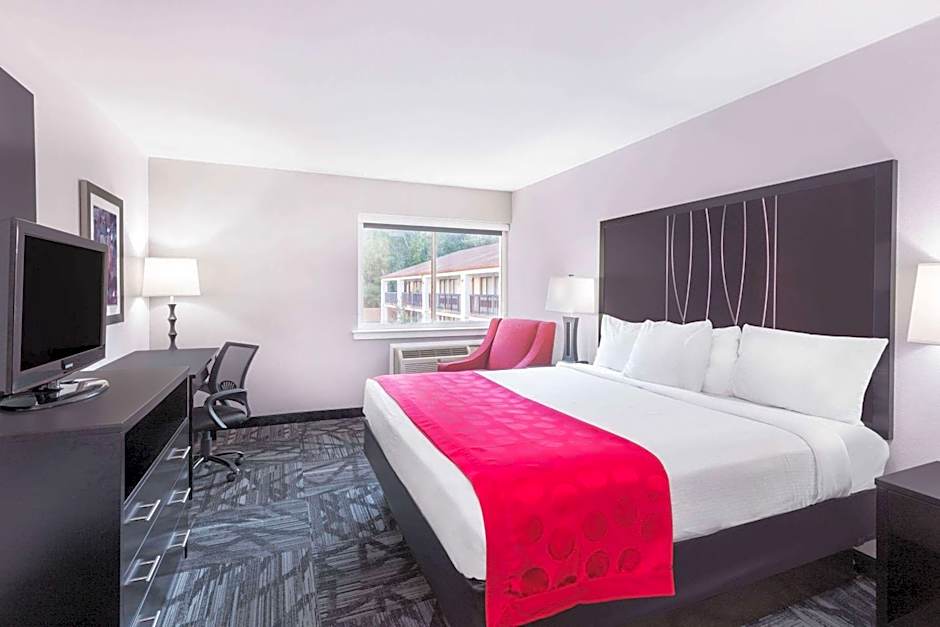 Ramada by Wyndham Tuscaloosa