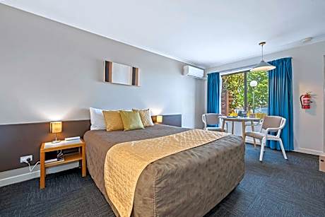 1 Queen Bed, Nonsmoking