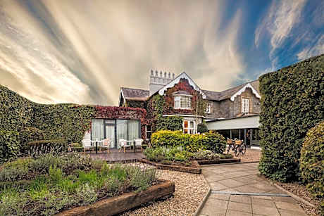Newpark Hotel
