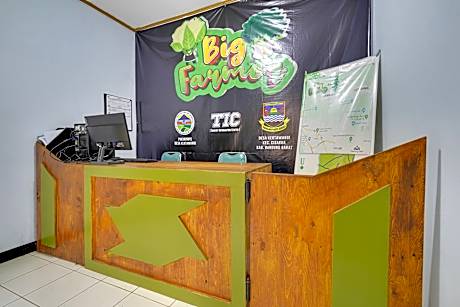 OYO 91156 EcoTourismBigFarmerDesaKertawangiSyariah