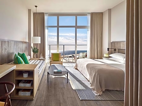 Partial Oceanview Standard King