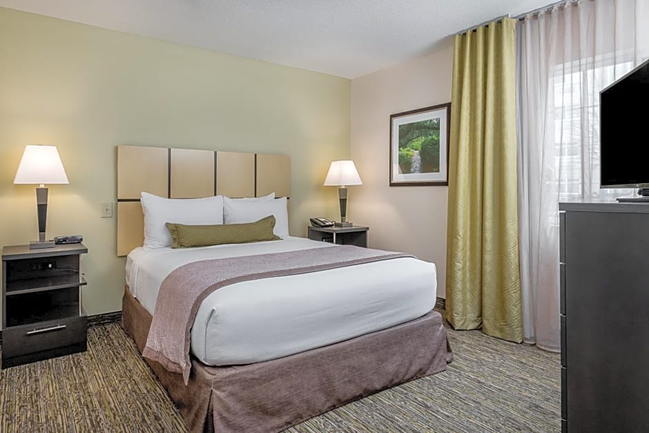 Candlewood Suites Sterling By IHG