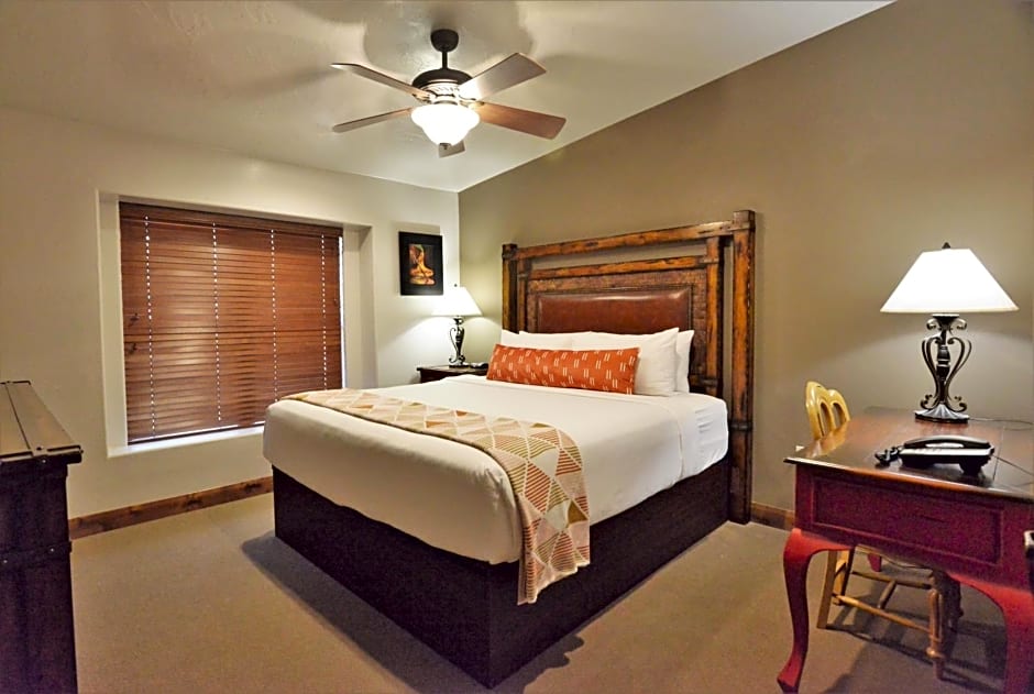 Cable Mountain Lodge