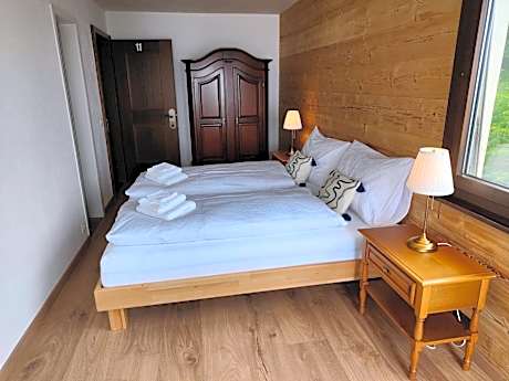 Deluxe Room with Lake and Mountain View