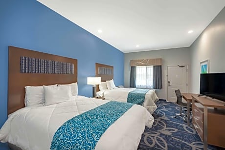 Queen Room with Two Queen Beds and Bath Tub - Mobility/Hearing Accessible - Non-Smoking