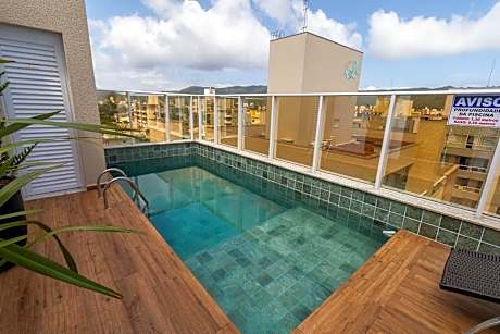 Barbados 302 - Excelente apartamento 02 suítes - À poucos metros da praia de Bombas - (Consultar serviços de roupa de cama e banho)