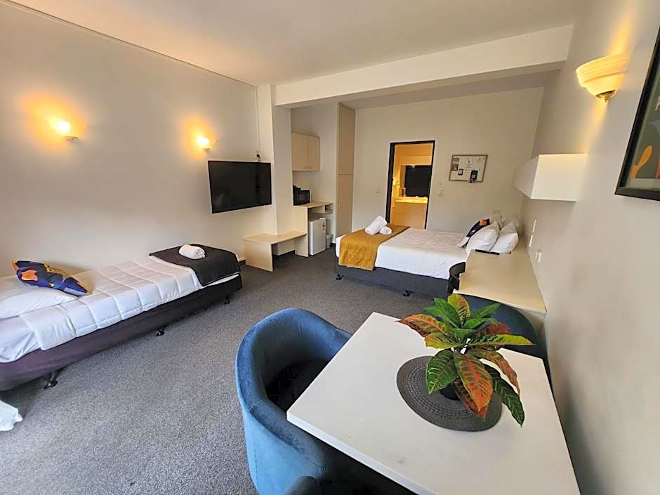 U Studios Paraparaumu Beach (formerly Copperfield Seaside Motel)