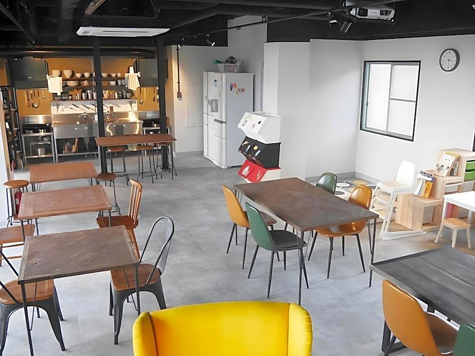 J-Hoppers Lake Biwa Guesthouse