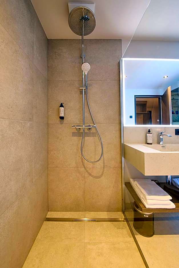 LH Suites Aparthotel - NEW since 2025