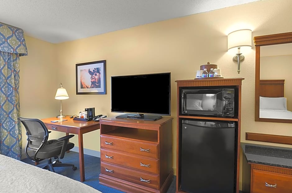 Hampton Inn Belmont at Montcross