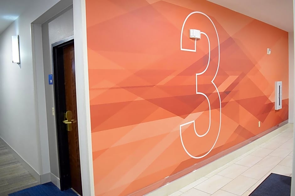 Holiday Inn Express Hotel & Suites Pensacola West I-10 By IHG