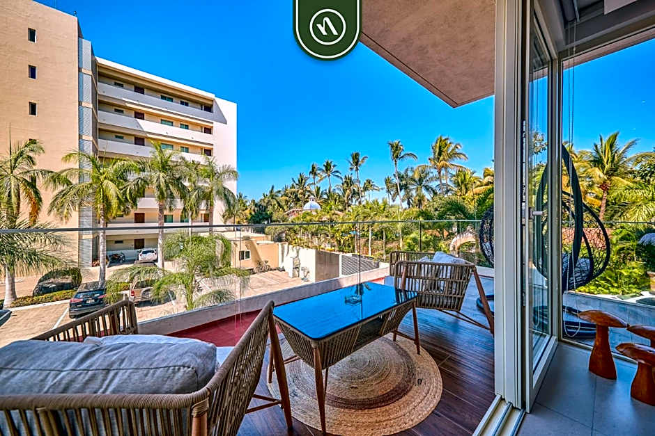 2BR Condo with Rooftop Pool - Private Terrace