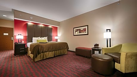 1 King Bed, Mobility Accessible, Communication Assistance, Roll In Shower, Non-Smoking, Full Breakfa