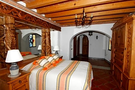 Deluxe Queen Room