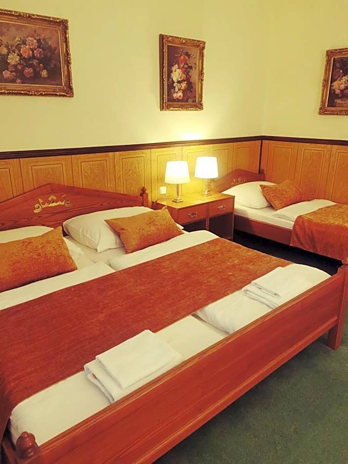 River Star Hotel