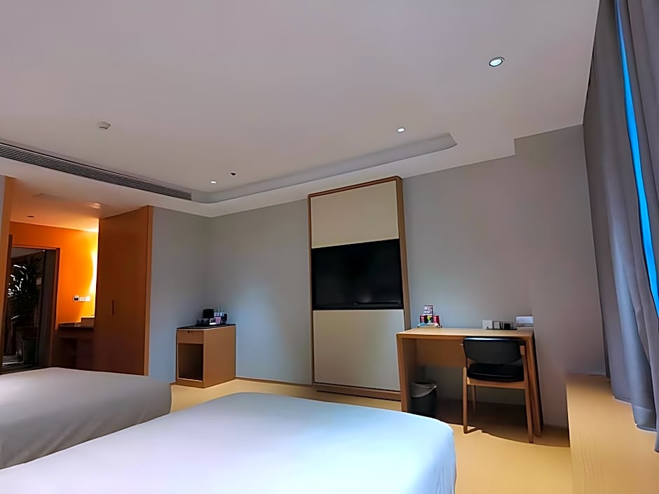 GreenTree Inn Shandong North Weihai Station North International Bathing Beach Business Hotel