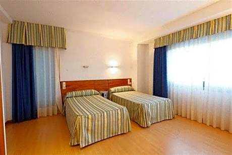 Apartment (3 Adults)